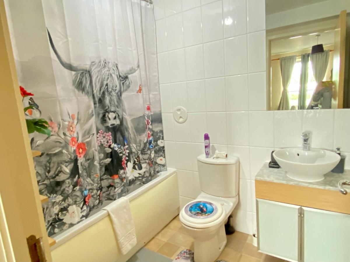 Lovely Double Room With Private Bathroom And Double Room With Shared Toilet & Parking Free 爱丁堡 外观 照片