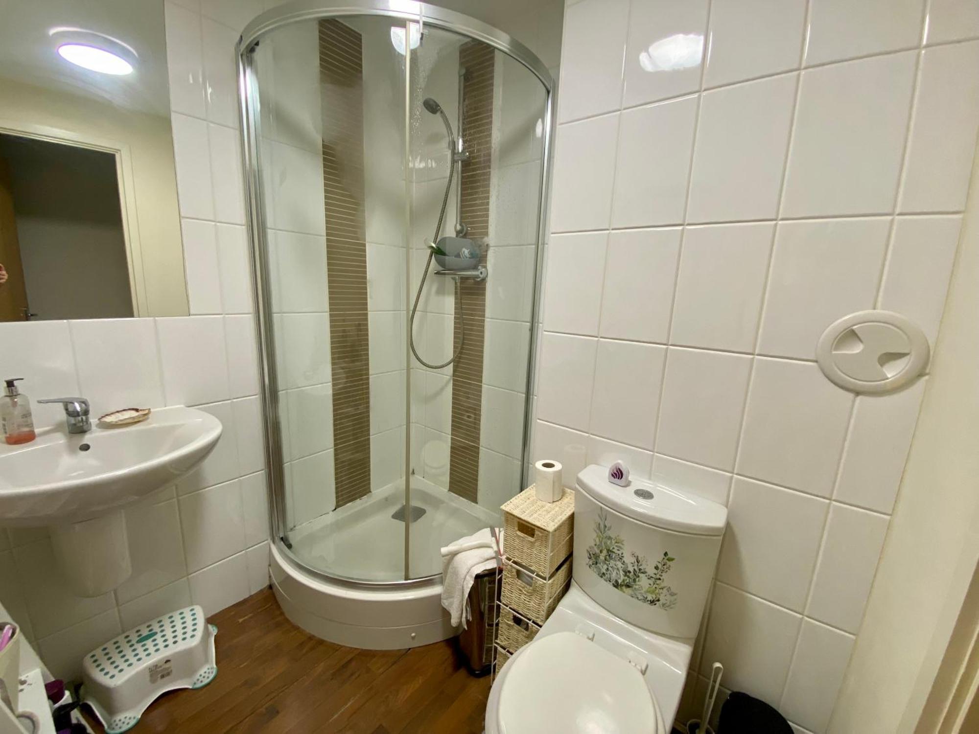 Lovely Double Room With Private Bathroom And Double Room With Shared Toilet & Parking Free 爱丁堡 外观 照片
